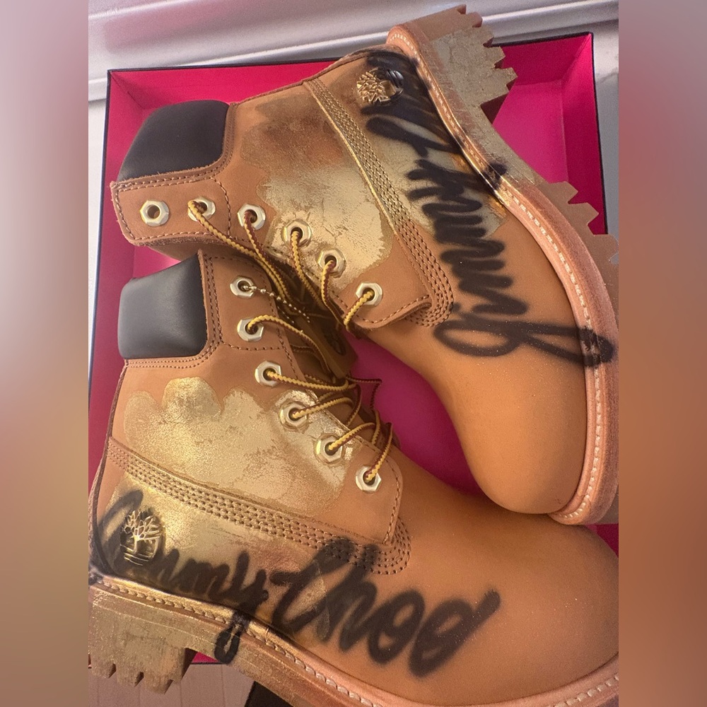 🔥 NWT Timberland x Jimmy Choo EXCLUSIVE collab graffiti boots - w 7.5